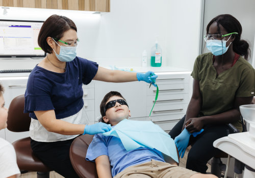 How Dental Hygienists and Dentists Collaborate to Support Comprehensive Oral Health
